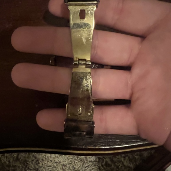 Michael Kors Tortise Clasp Watch - Picture 4 of 4